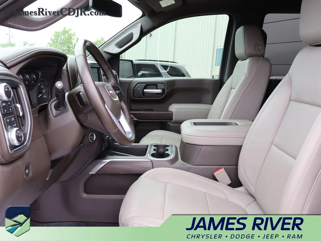 Used 2019 White GMC SLT image 22