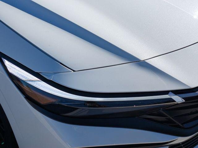 New 2026 White Hyundai SEL Sport Premium image 9