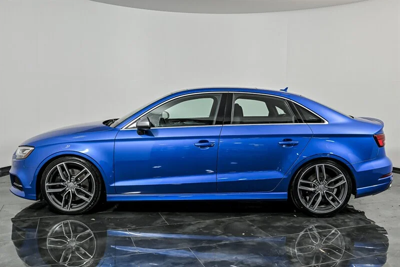Used 2017 Ara Blue Crystal Effect Audi 2.0T quattro Prestige image 6