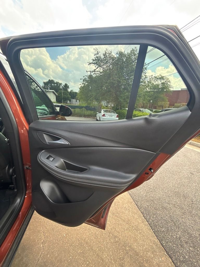 Used 2020 Brown Buick Essence image 21