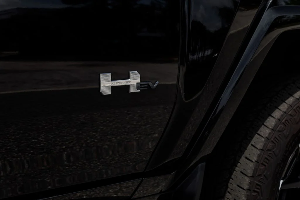 Used 2025 Black GMC 2X image 42