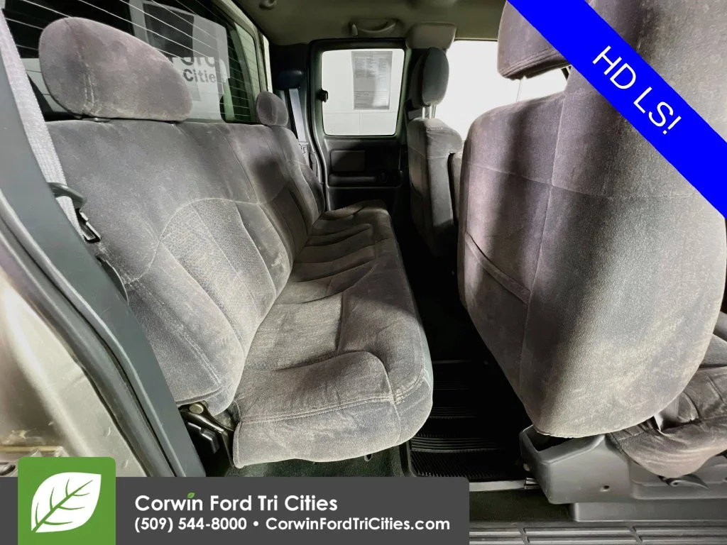 Used 2000 White Chevrolet LS image 14