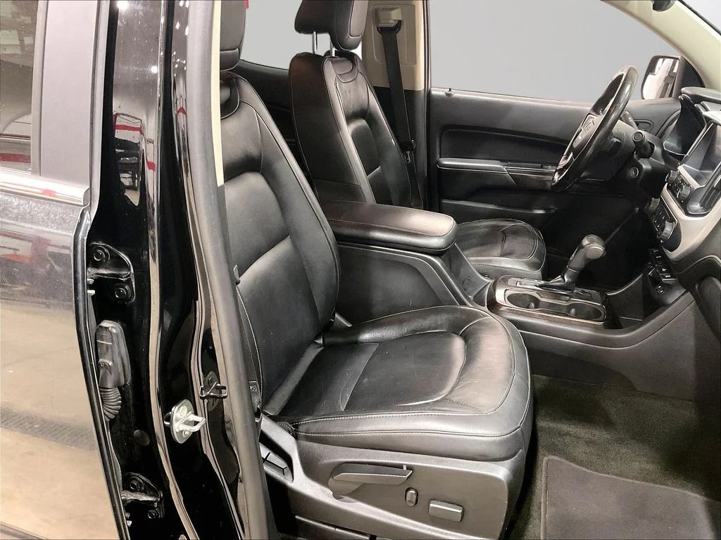 Used 2016 Black GMC SLT image 8