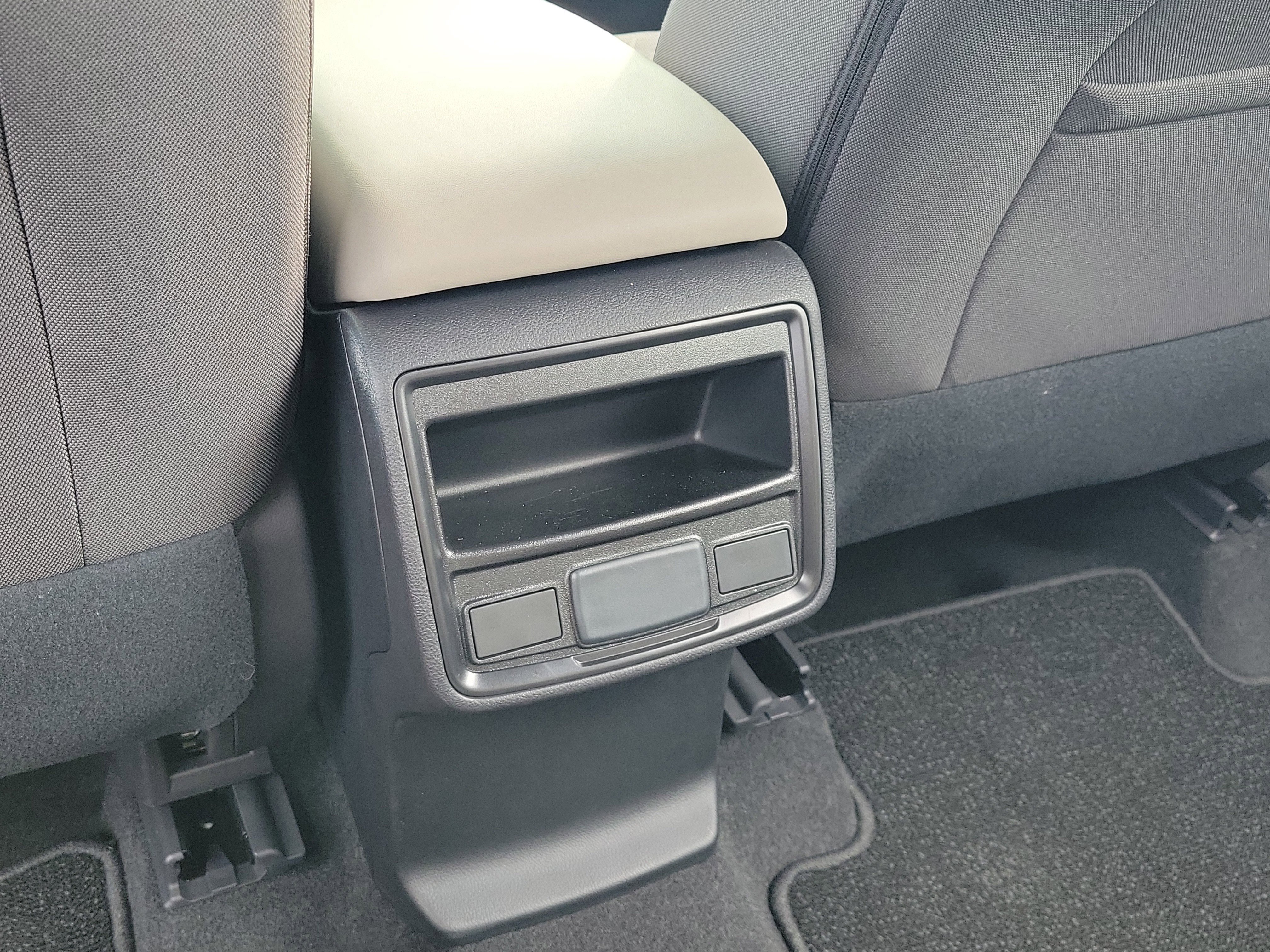 Used 2026 Crystal White Pearl Subaru Sport Utility image 15