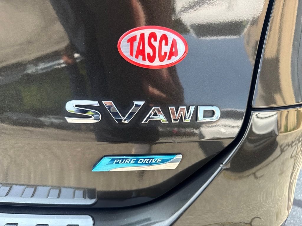 Used 2014 Black Nissan SV image 13
