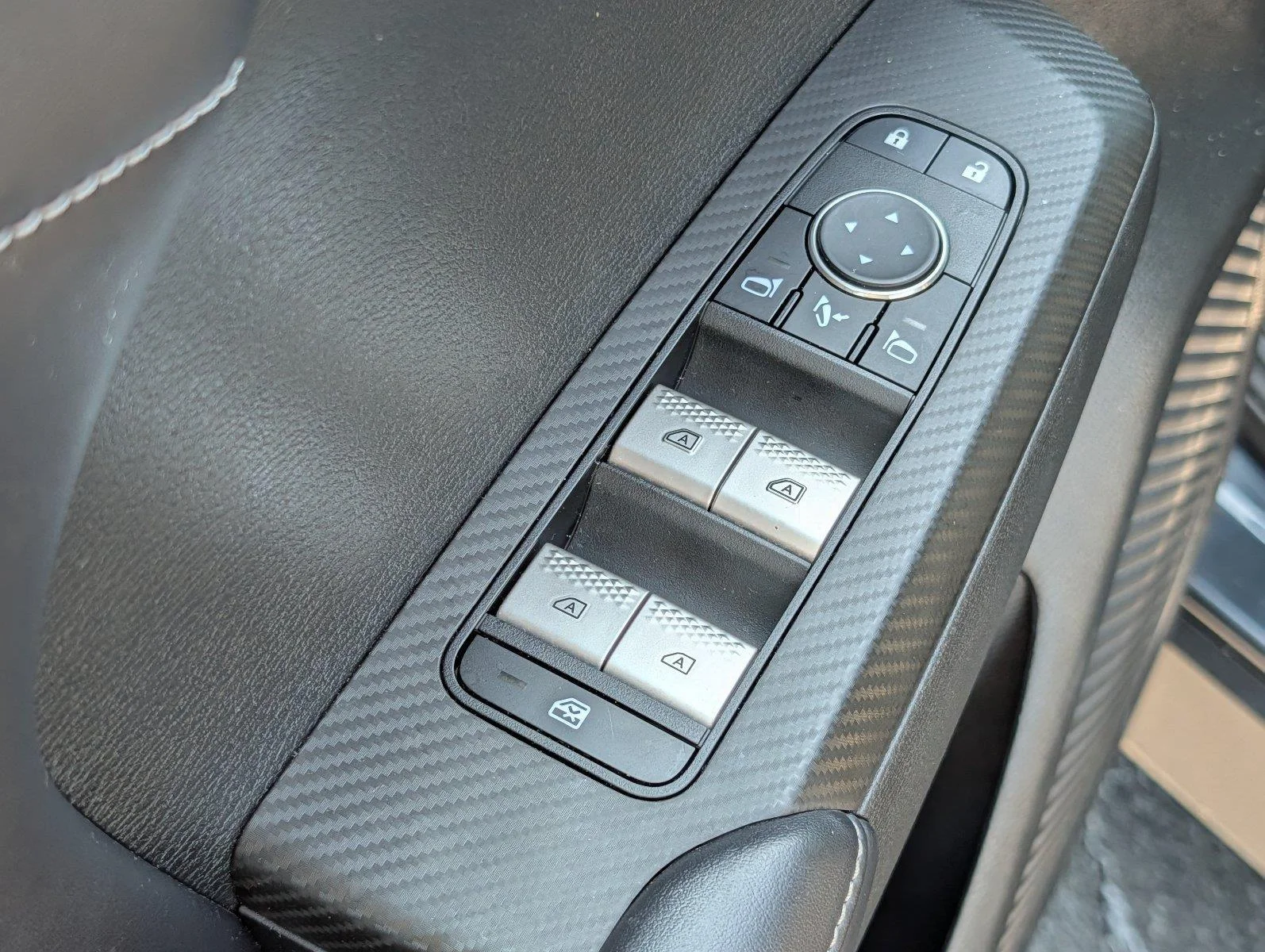 Used 2024 Alloy Silver Metallic Mitsubishi SE image 15