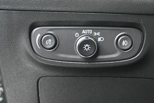 Used 2023 Ebony Twilight Metallic Buick Essence image 15