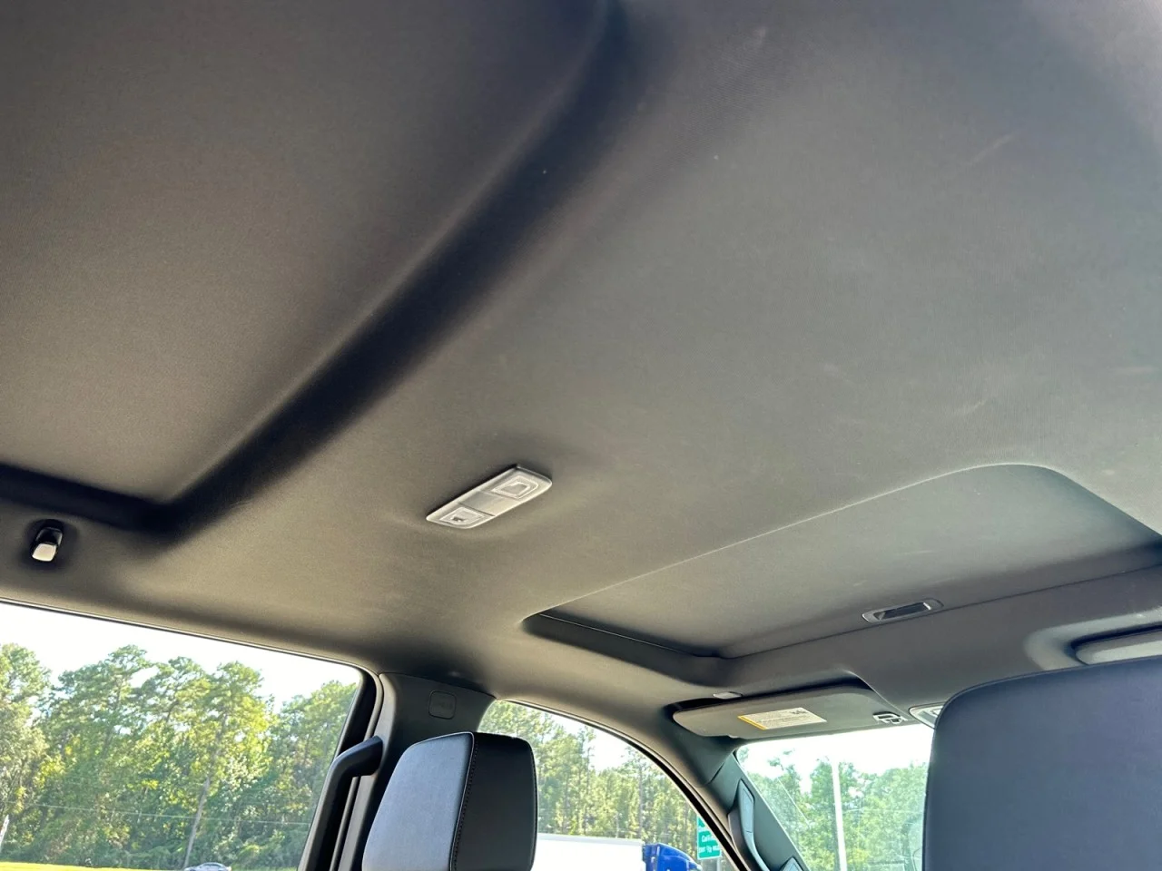 Used 2025 Summit White GMC AT4 image 24