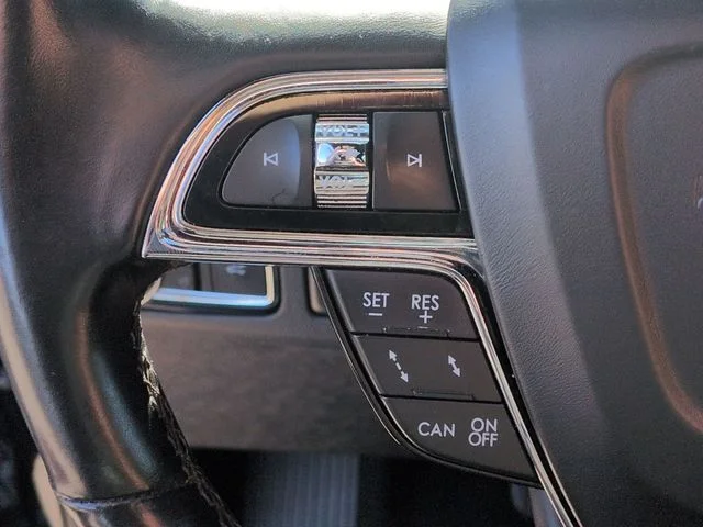 Used 2021 Black Lincoln Reserve image 18