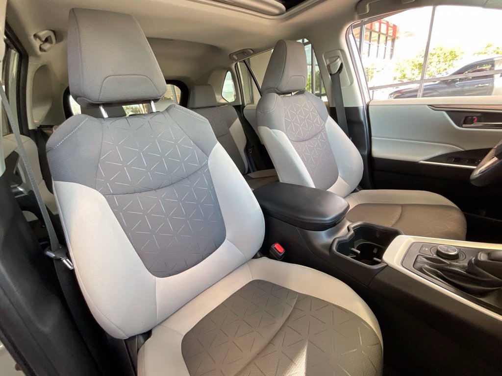 Certified Used 2022  Toyota XLE image 19