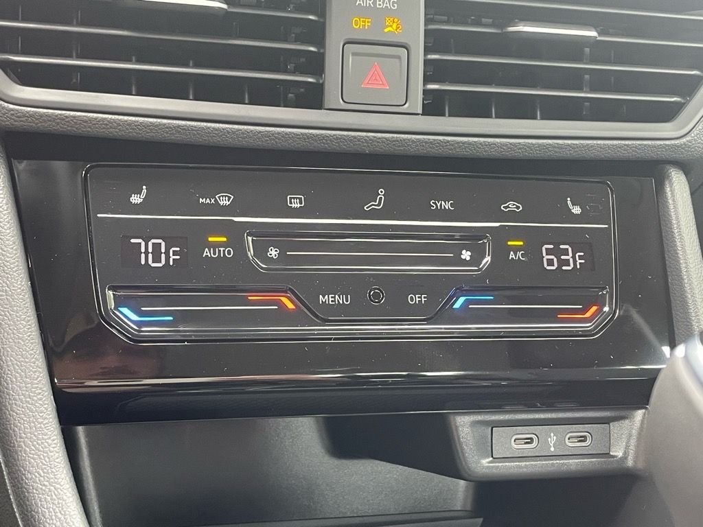 2025 Volkswagen Jetta SE - Photo 15