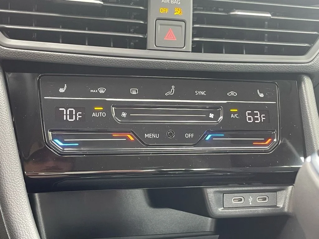 2025 Volkswagen Jetta SE - Photo 15