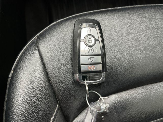 Used 2021 Rapid Red Metallic Tinted Clearcoat Ford SEL image 27