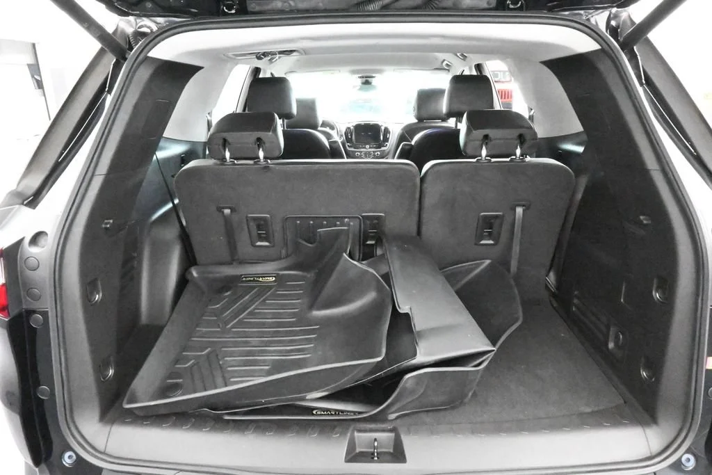 Used 2021 Mosaic Black Metallic Chevrolet RS image 48