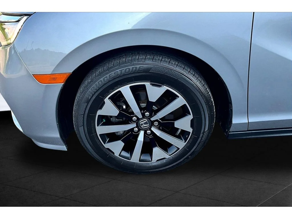 Used 2024 Silver Honda EX-L image 7