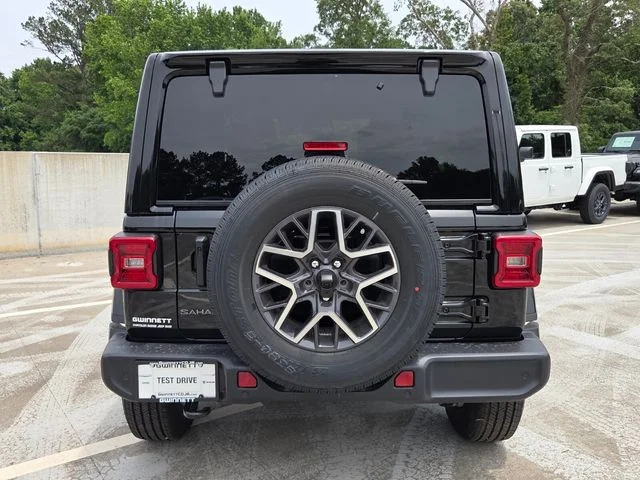 New 2026 Black Clear-Coat Exterior Paint Jeep Sahara image 7
