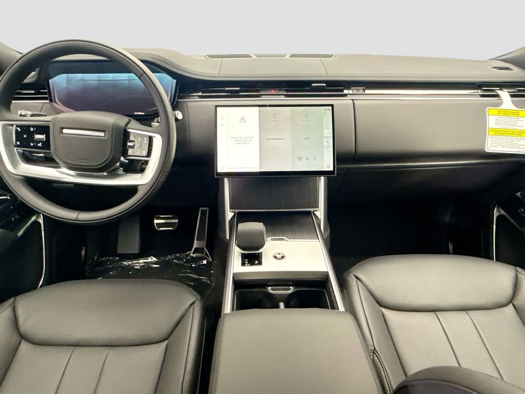 New 2026 Eiger Grey Land Rover SE image 13