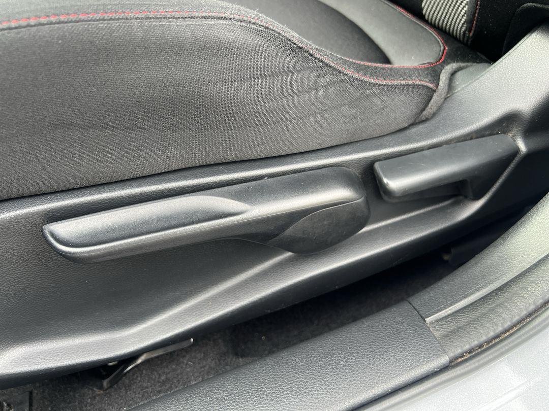 Used 2017 Lunar Silver Metallic Honda Si image 16