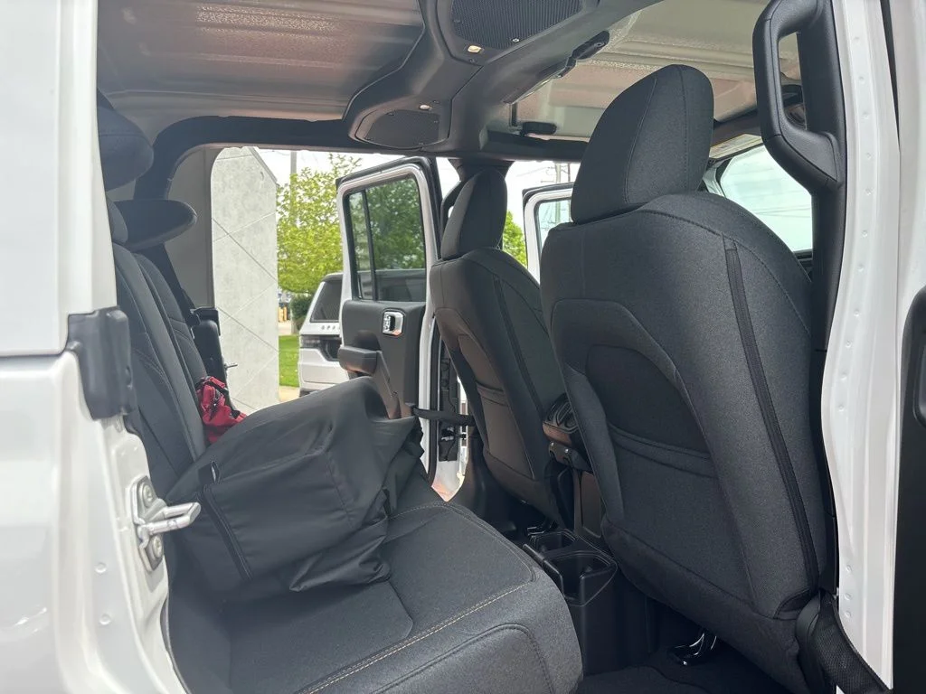2025 Jeep Gladiator Nighthawk - Photo 9