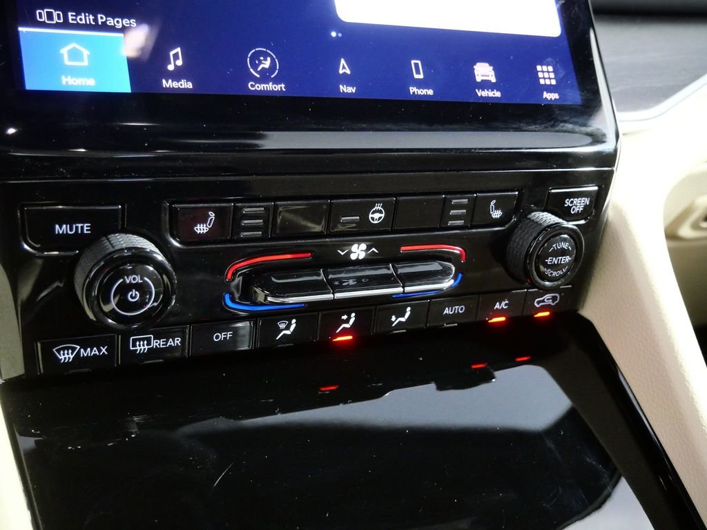 Used 2023 Black Jeep Limited image 17
