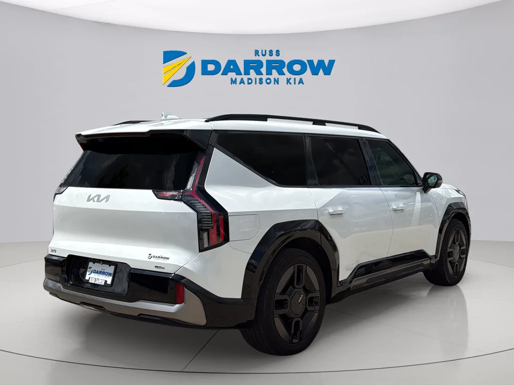 Certified Used 2024 Snow White Pearl Kia GT-Line image 5