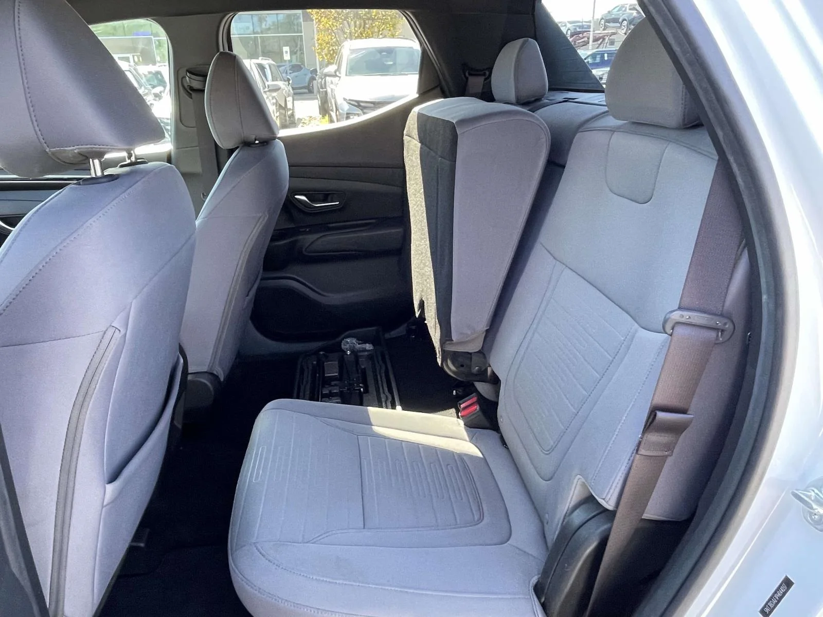 Used 2023 Atlas White Hyundai SEL image 3
