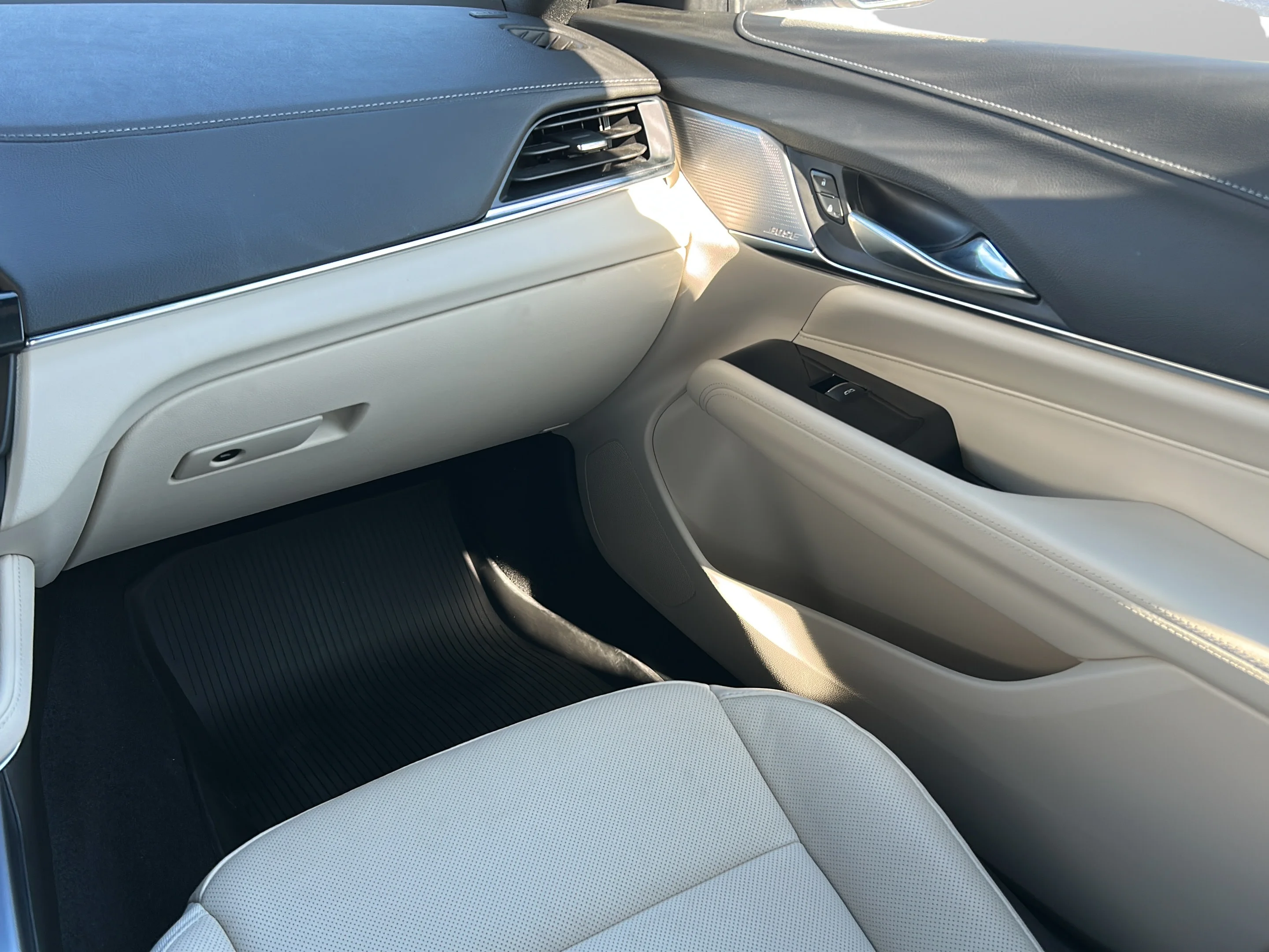 Used 2025 Deep Space Metallic Cadillac Premium Luxury image 13