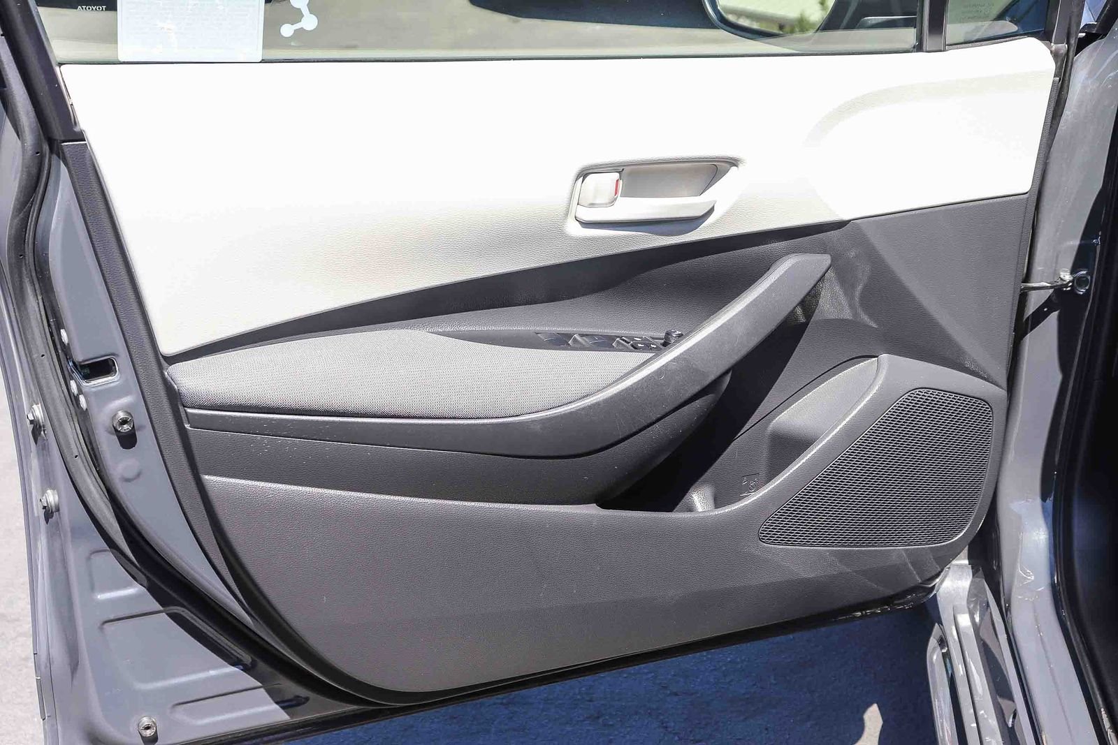 Used 2025 Underground Toyota LE image 26