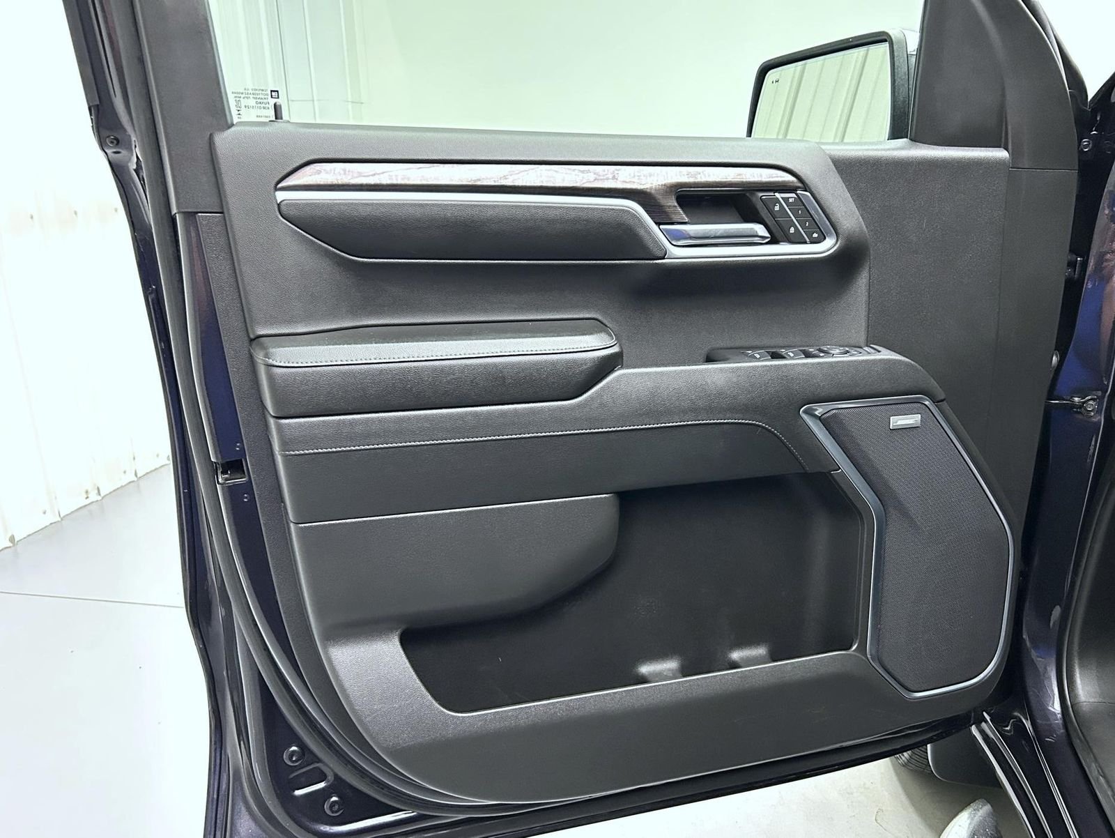 Used 2024 Gray Chevrolet LTZ image 9