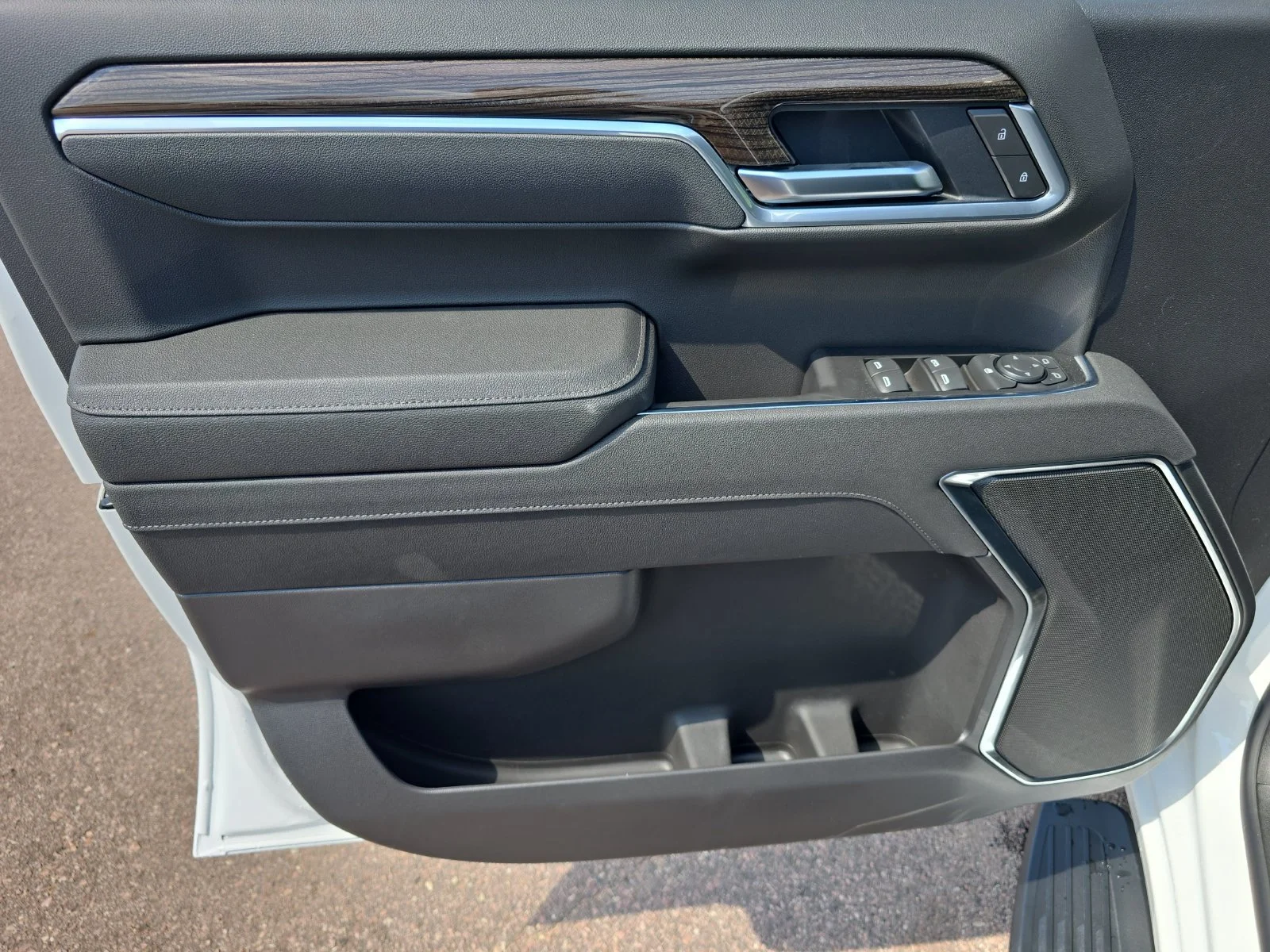 2026 Chevrolet Silverado 1500 LT - Photo 10