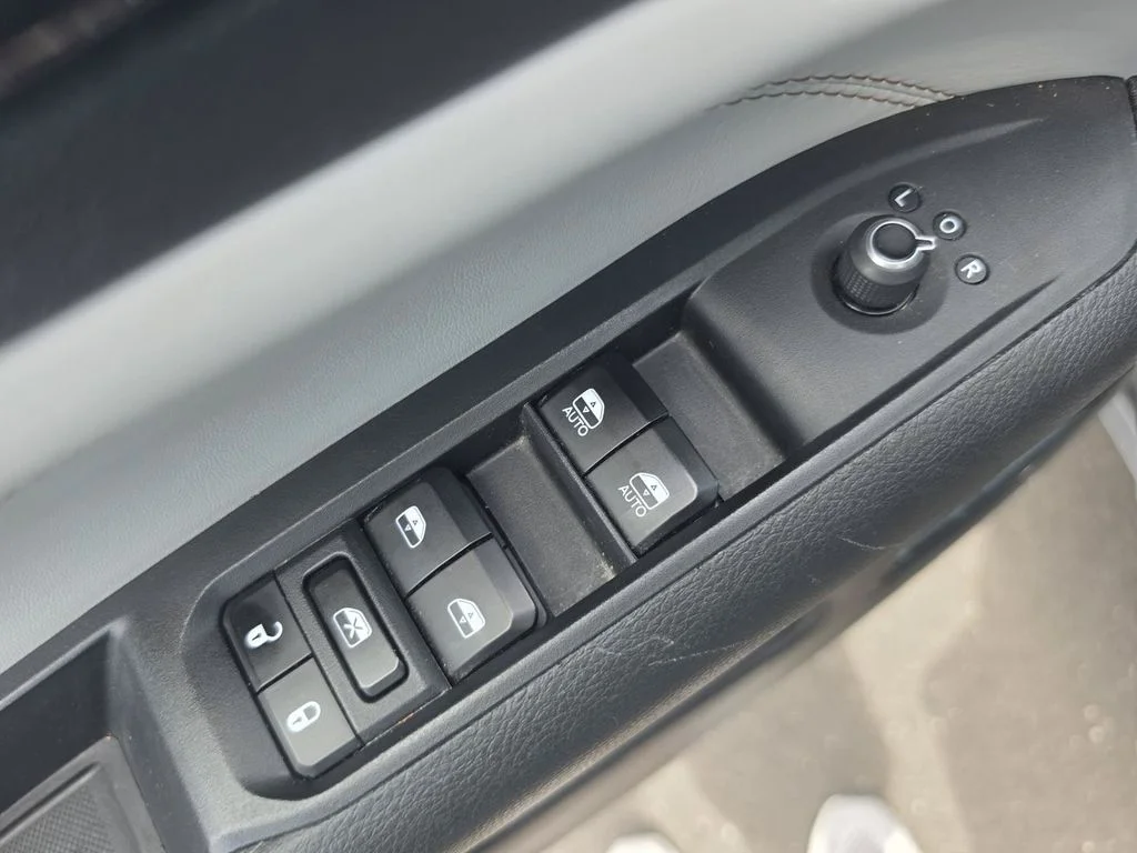 Used 2024 Gray Jeep Limited image 12