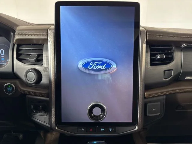 Used 2024 Star White Metallic Tri-Coat Ford King Ranch image 16