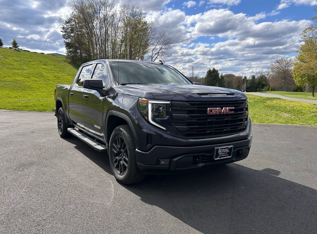 2023 GMC Sierra 4WD Crew Cab Short Box Elevation's photo
