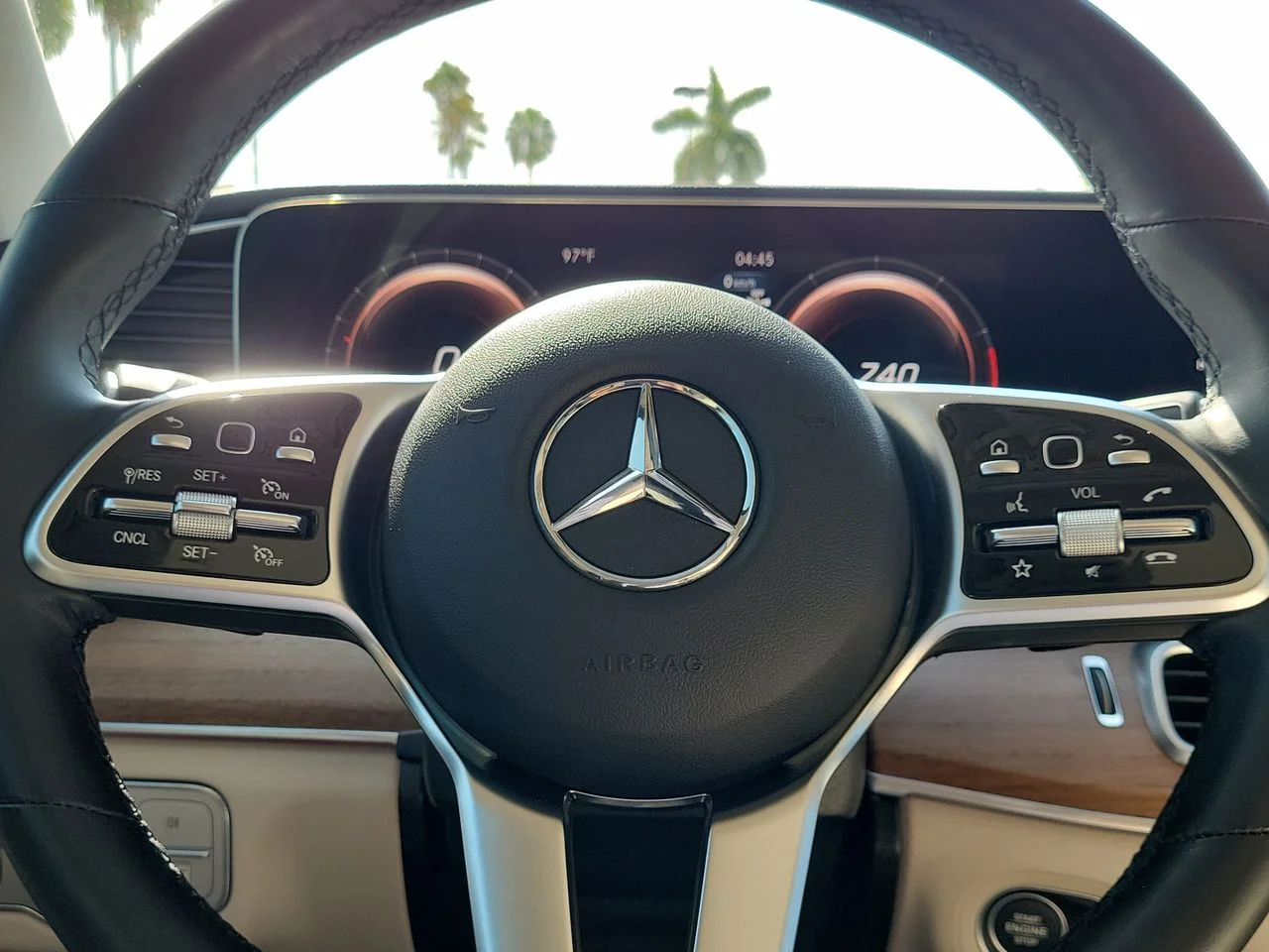 Certified Used 2023 White Mercedes-Benz GLE 350 image 30