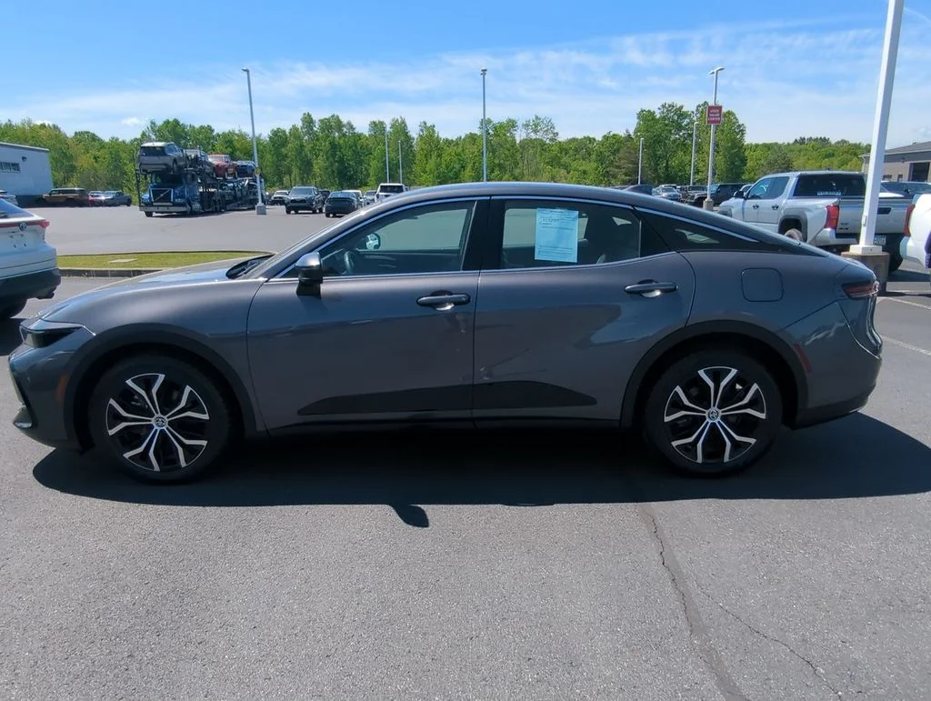 Used 2023 Gray Toyota XLE image 5