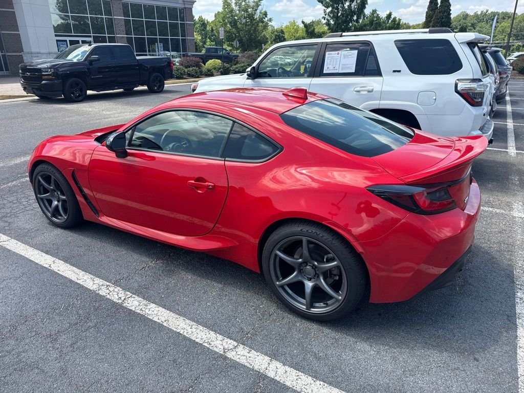 Used 2023  Toyota Premium image 3
