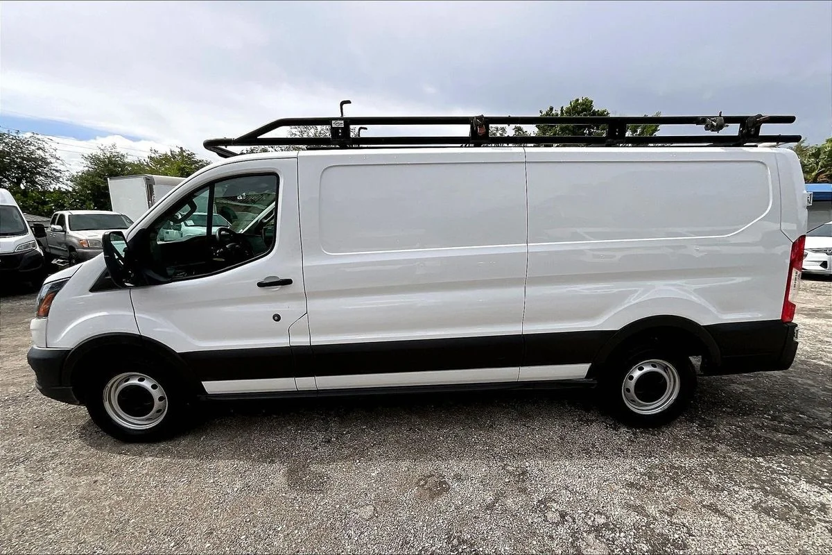 Used 2021  Ford  image 16