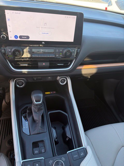 Used 2025  Toyota Platinum image 17