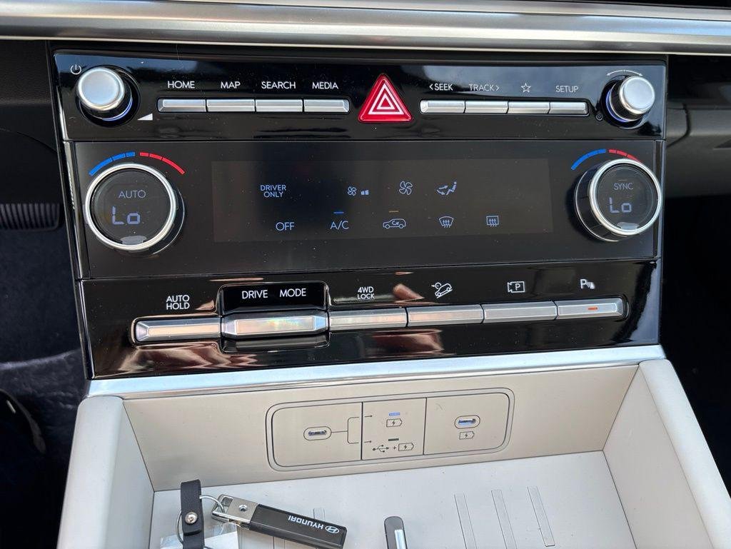 New 2026 White Hyundai SE image 28