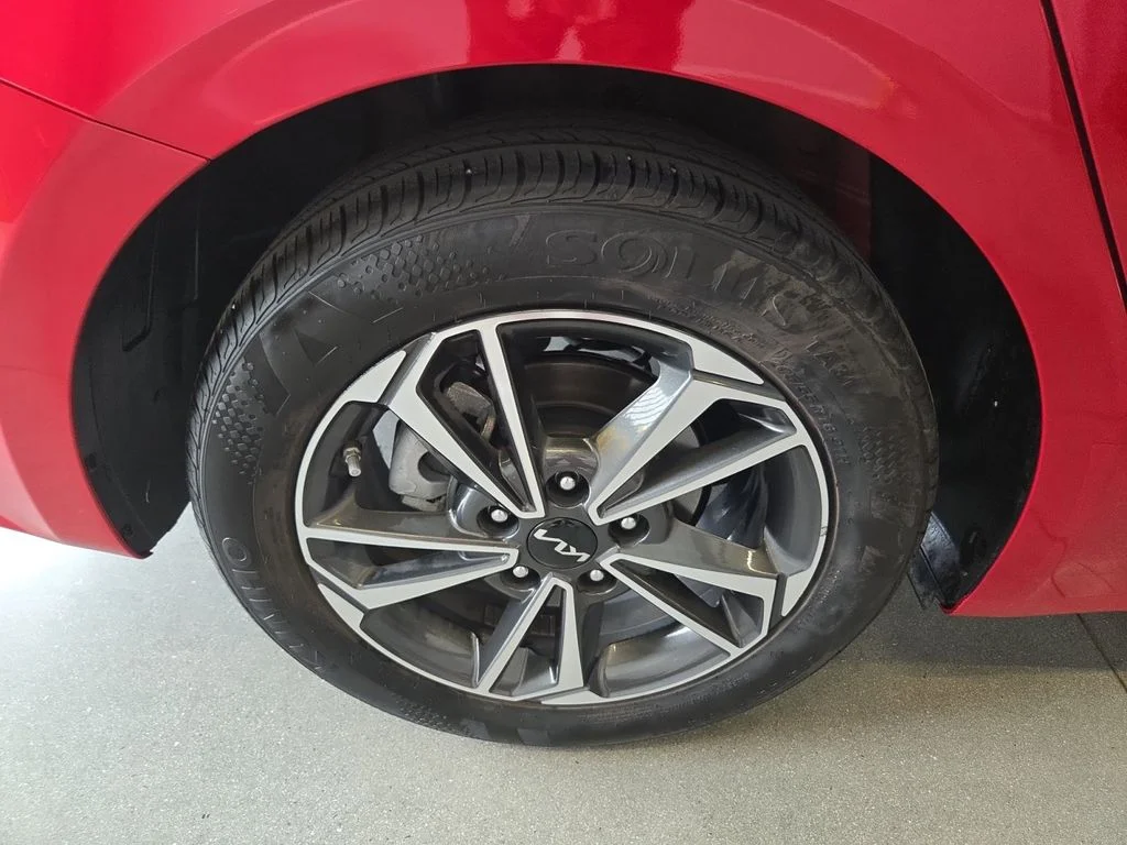 Used 2024 Red Kia LXS image 27