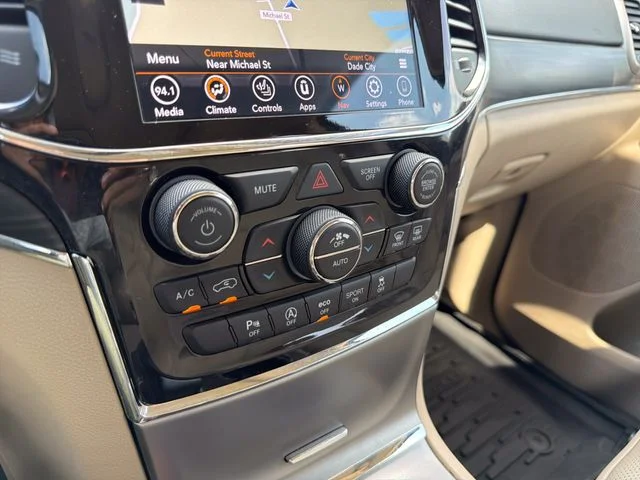Used 2021 White Jeep Limited image 24