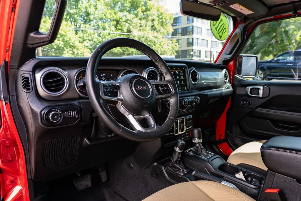 Used 2018 Red Jeep Unlimited Sahara image 23