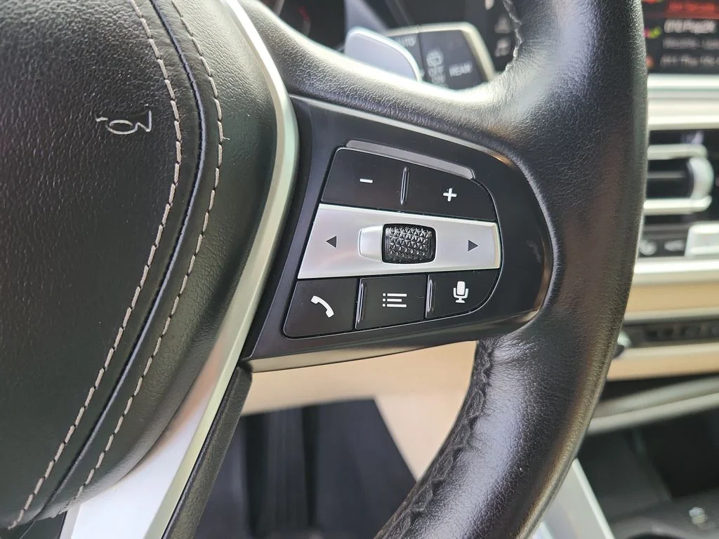 Used 2021 Gray BMW xDrive40i image 23