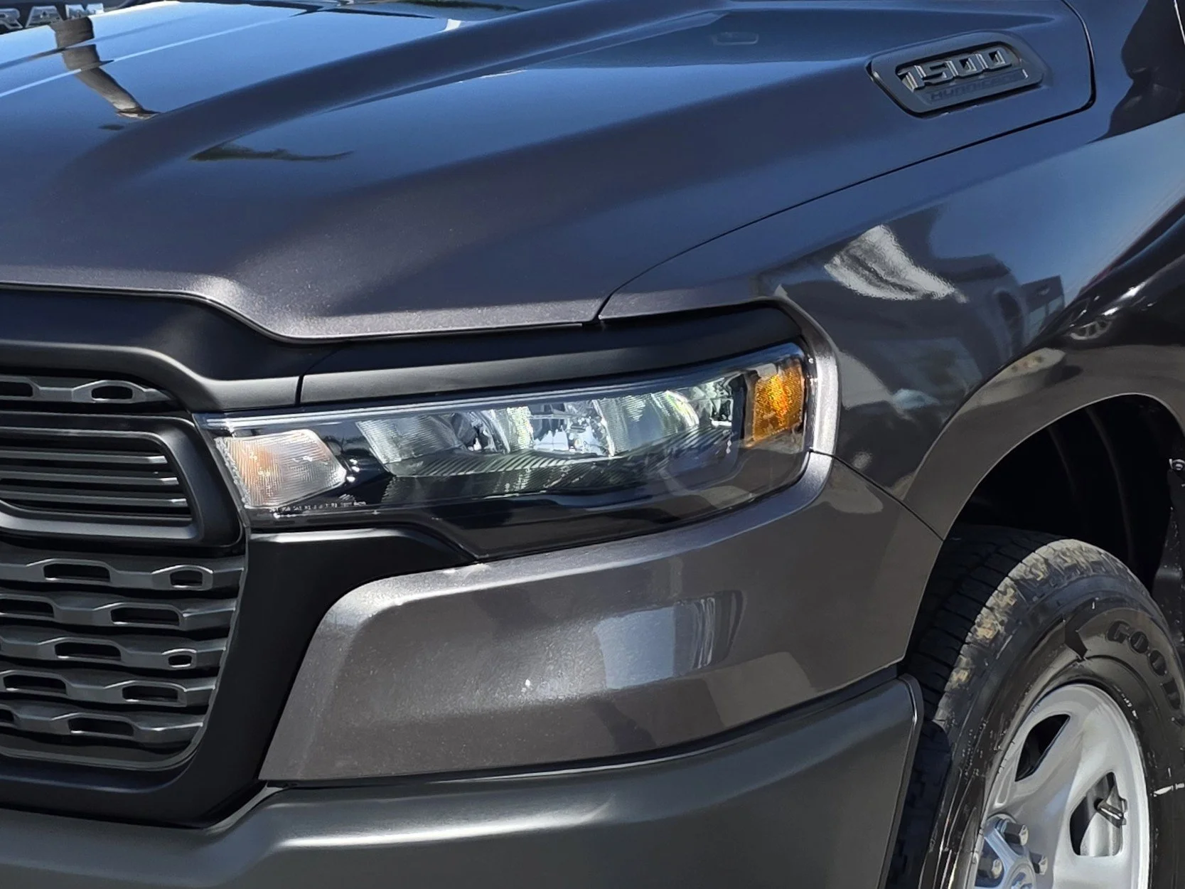 New 2026 Crystal Metallic RAM Tradesman image 8