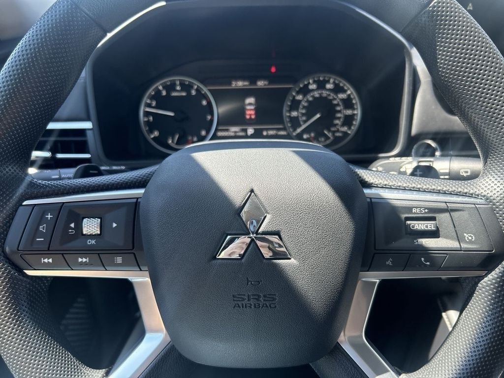 New 2026 WHT DIAMOND Mitsubishi ES image 22