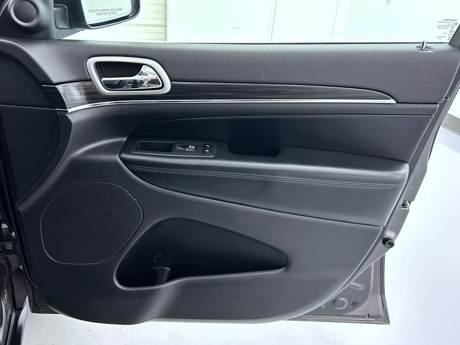 Used 2020 Gray Jeep Limited image 16
