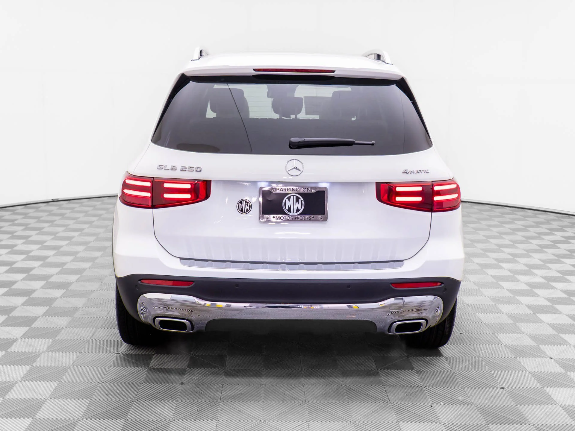 New 2026 White Mercedes-Benz GLB 250 image 4