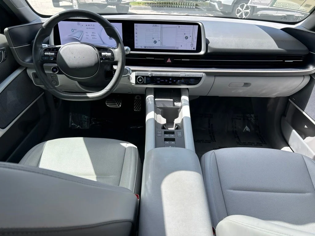 Used 2023 White Hyundai Limited image 10