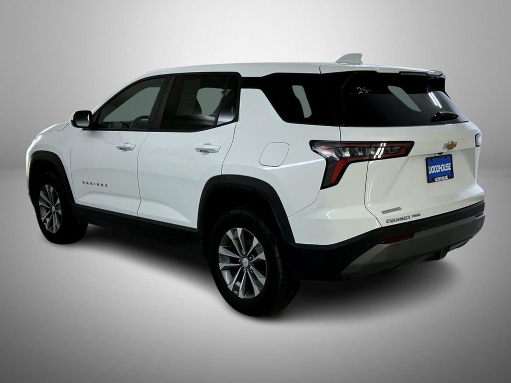 Used 2025 White Chevrolet LT image 7