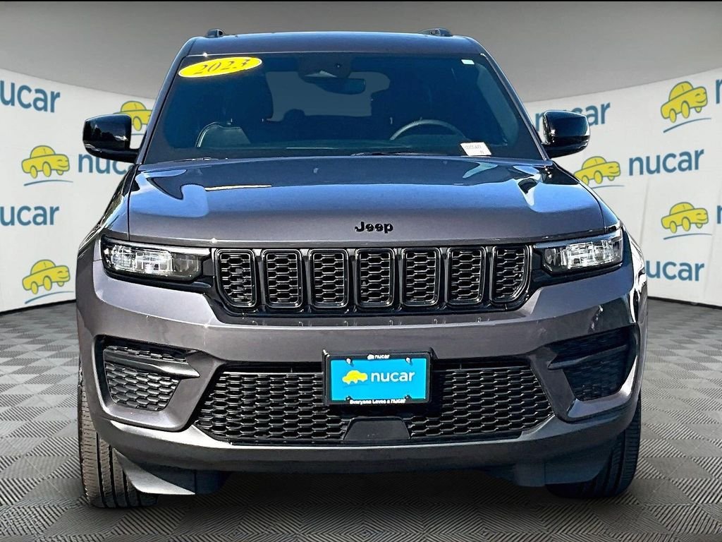 Used 2023 Gray Jeep Altitude X image 2